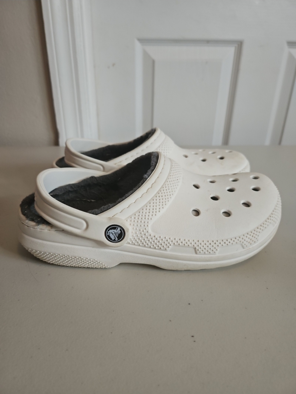 Crocs Dual Comfort Fuzzy Clogs Size Women's 7